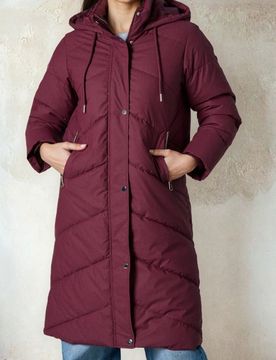 Cappotto trapuntato con cappuccio - carminio