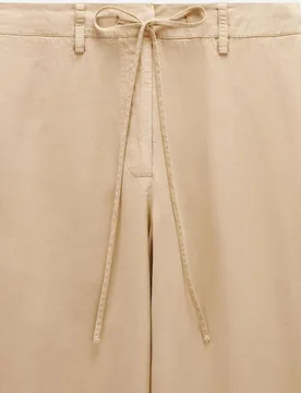 Pantalones rectos de mujer 100% liocel con cordón ajustable en liso - Parfois - FashionsVida