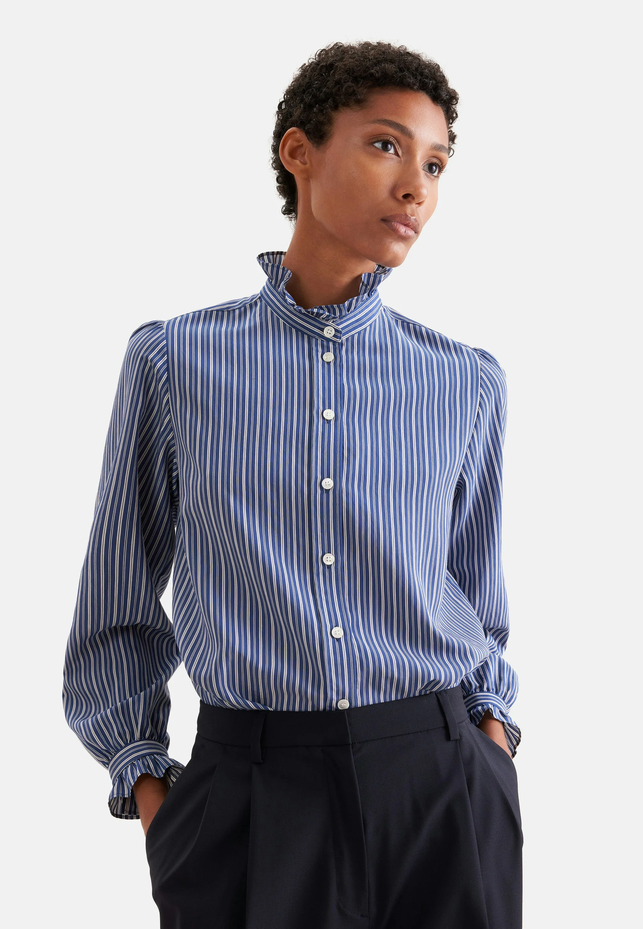 Hemdbluse mit Rüschendetails Blau 42 - Seidensticker - FashionsVida