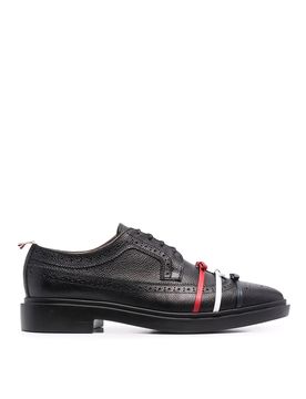 Derby brogue con tre fiocchi