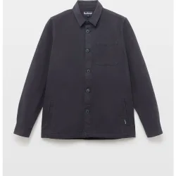 Sobre camisa de hombre lisa y bolsillo en lado izquierdo