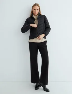 Plumífero corto de mujer con capucha y cierre de cremallera - Michael Kors - FashionsVida