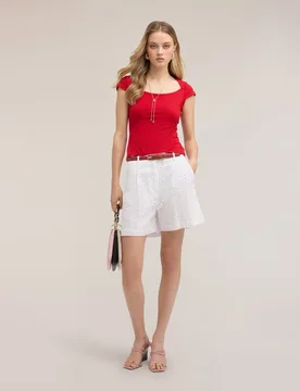 Shorts de mujer de talle alto en sangallo corte corto cierre con corchete y cremallera - Motivi - FashionsVida