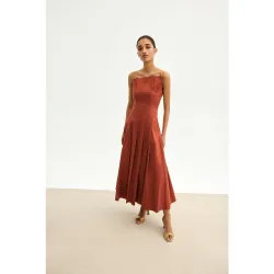 Vestido midi de mujer entallado