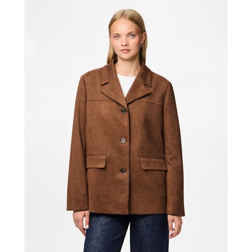 Chaqueta efecto ante de mujer - Pieces - FashionsVida