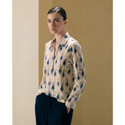 Blusa de mujer de manga larga con estampado ikat