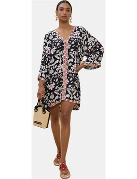 Vestido corto con estampado étnico - Lola Casademunt - FashionsVida