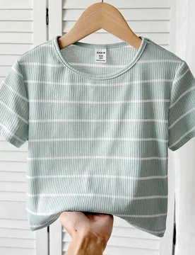 Blusa casual de cuello redondo de manga corta a rayas de punto combinable para niña preadolescente - Shein - FashionsVida