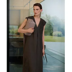 Vestido midi sin mangas de mujer