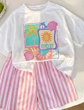 Set de 2 piezas con camiseta y pantalones cortos a rayas, estilo vacacional para niña - Shein - FashionsVida