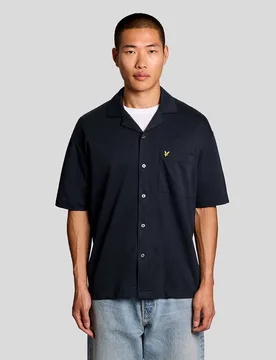 Men's Short Sleeve Revere Collar Shirt in Navy - Lyle & Scott - FashionsVida