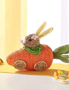 Osterdeko Hase in Karottenauto Eldo