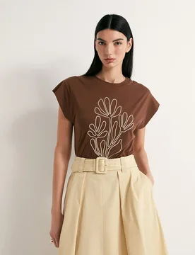 Sfera - Camiseta silueta bordada - Sfera - FashionsVida