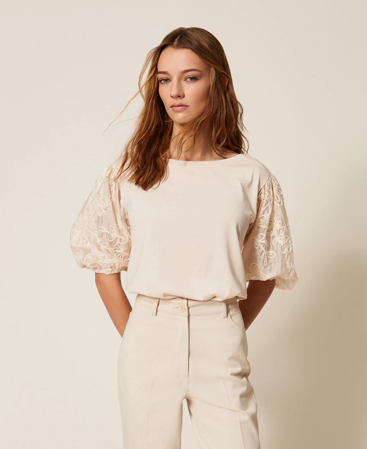 Blouse avec manches brodées - TWINSET - FashionsVida