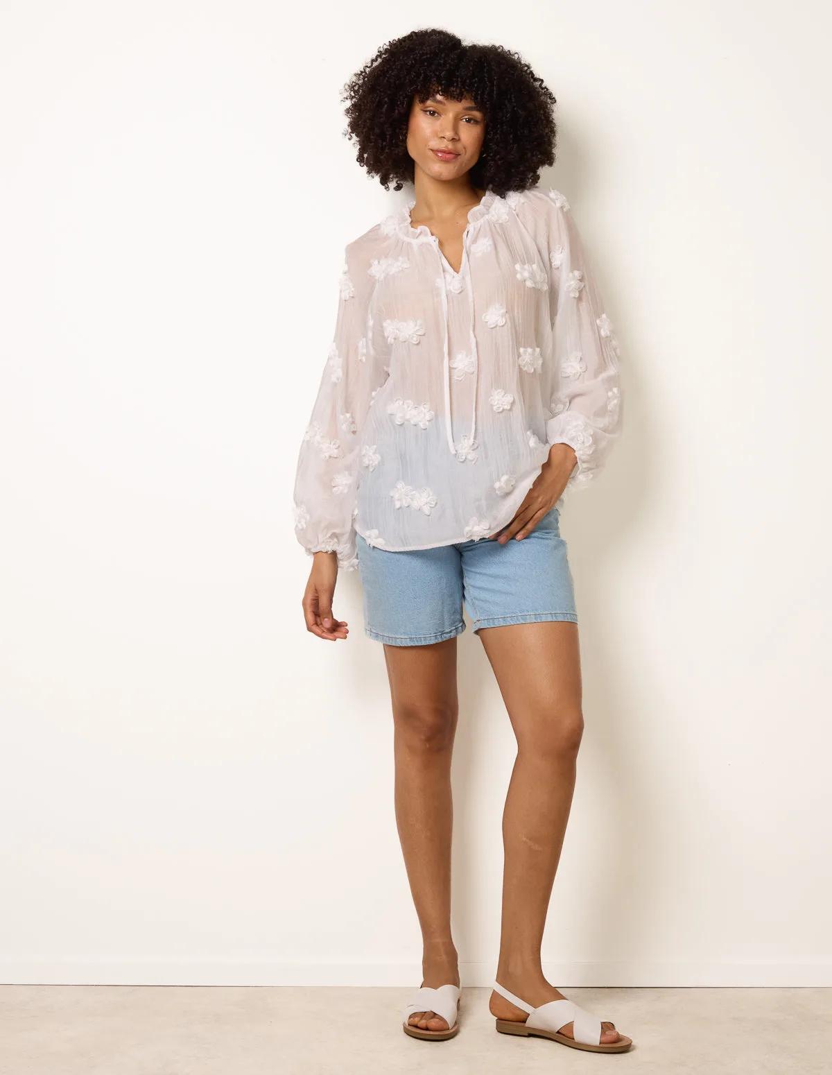 Floral Embroidery Top - S/M / IVORY - female - Blue Vanilla - FashionsVida
