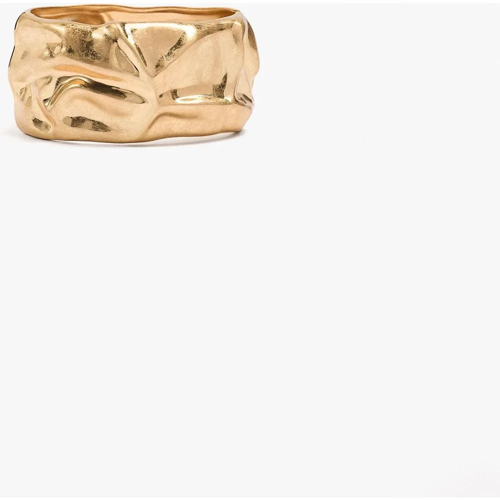 Brazalete texturizado en liso - Parfois - FashionsVida