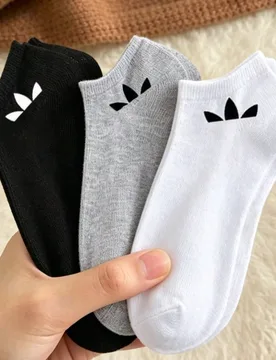 Pares de calcetines cortos deportivos unisex en blanco, negro y gris, con patrón de rayas, unicolor, transpirables y que absorben la humedad, para us - Shein - FashionsVida