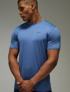 Herren Herren Active Performance Normal Geschnittenes T-Shirt Steel Größe Small - boohooMAN - FashionsVida