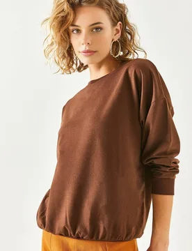 Women's Basic Long Sleeve Crew Neck Sweatshirt in Brown Size: Medium - Brown - Size: M - HOXTON GAL - FashionsVida