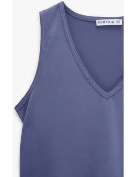 Top de mujer sin mangas con cuello pico en liso - Parfois - FashionsVida