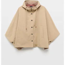 Capa de lluvia con forro estampado