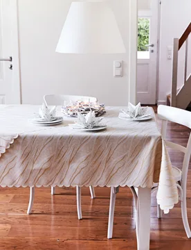 Schäfer Tischdecke "Goldtraum", 130 x 220 cm - Schafer - FashionsVida