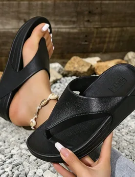 Sandalias de playa de moda para mujer, chanclas con plataforma de unicolor, pantuflas casuales de slip-on, adecuadas para caminar a diario, ir de comp - Shein - FashionsVida