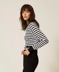 Pull ras-du-cou rayé