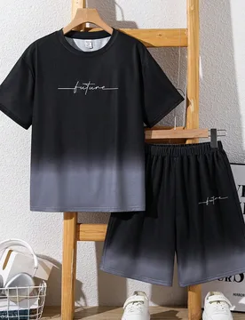 Set de 2 piezas de camiseta de manga corta con estampado en inglés de degradado y pantalones cortos informales para niño preadolescente, estilo call - Shein - FashionsVida