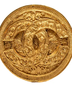 CC Gold Plated Round Brooch - Chanel - FashionsVida