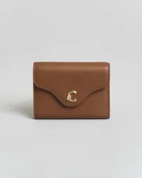 Portafoglio C-ME Small color cognac in pelle martellata con patta e fibbia C dorata