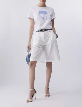 T-shirt Liu Jo bianca con stampa azzurra caffetteria e strass applicati - Liujo - FashionsVida