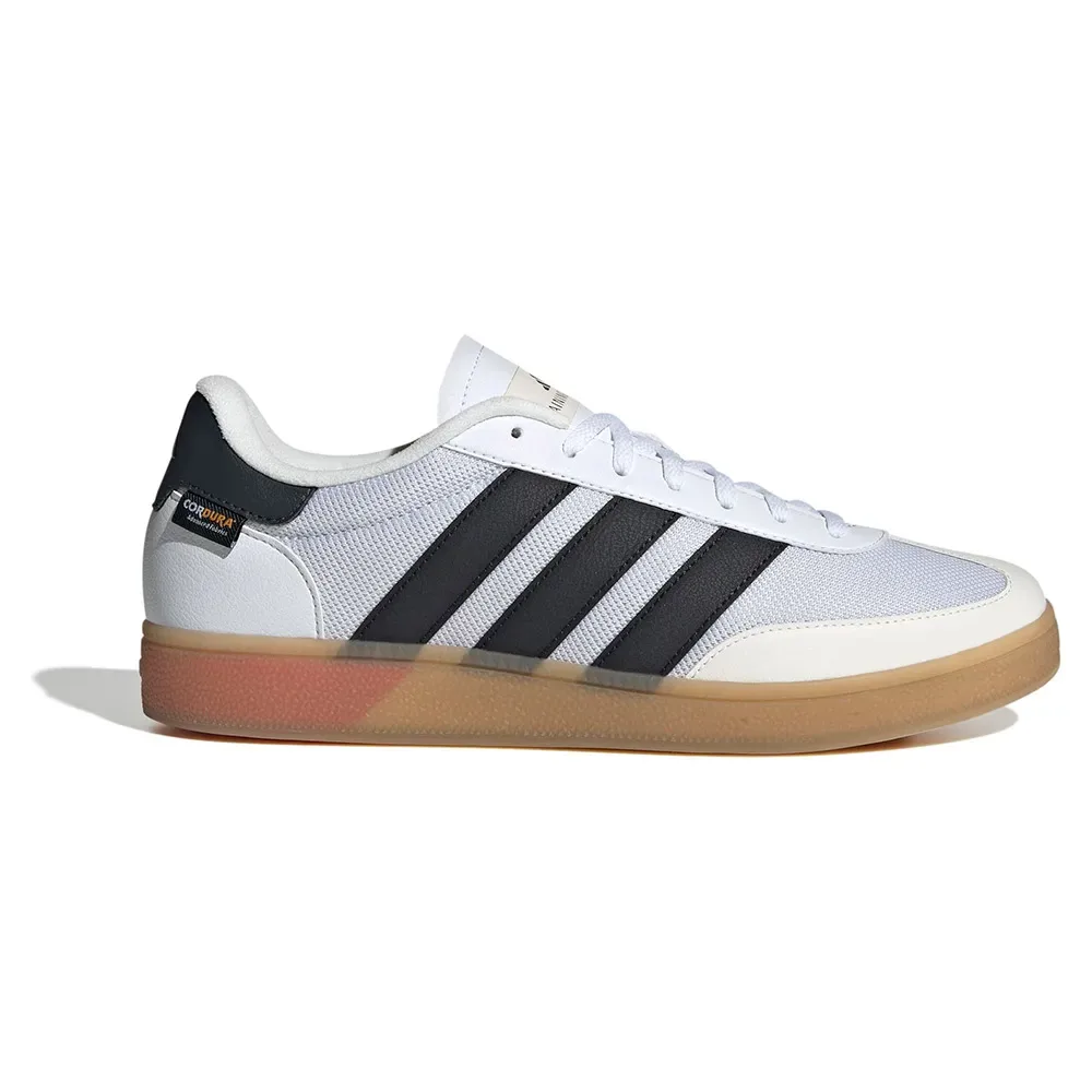 Baskets Larges Training Spezial Cloud White / Core Black / Lucid Red EU 44 2/3 - Adidas - FashionsVida