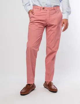 Pantalón chino de hombre soft slim en claro - Wickett Jones - FashionsVida