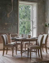 Artisan Oak Round Extendable Dining Table Natural