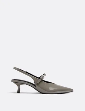 Pumps in Lackoptik GRAU 41 - Stradivarius - FashionsVida