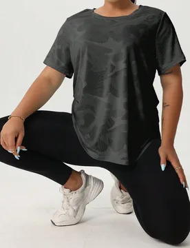Camiseta de manga corta de verano en color negro con estampado jacquard para mujer talla grande, de estilo casual, yoga, running y deportes al aire li - Shein - FashionsVida