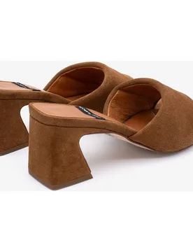 Mule de mujer con tacón ancho de serraje, streep - Ángel Alarcón - FashionsVida