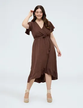 Vestido largo con escote en v cruzado cinturón coordinado para anudar en la cintura volantes en el bajo de la falda - Fiorella Rubino - FashionsVida