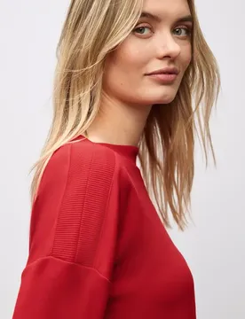 Shirt mit U-Boot-Ausschnitt female Rot