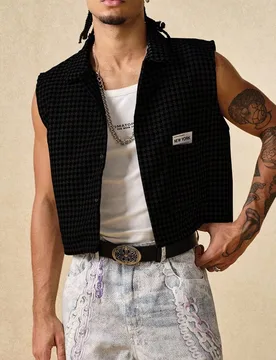 Chaleco casual de hombre con emblema de letras y diseño de parche, de corte cruzado - Shein - FashionsVida