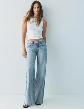 Straight-Leg Jeans With Star Details (Size: ) - Pull&bear - FashionsVida