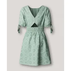 Vestido corto de mujer detalles calados