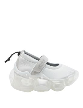 Grounds Sneakers