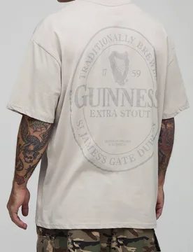 Herren Stone Oversized Guinness Lizenz-Print T-Shirt Größe Large - boohooMAN - FashionsVida