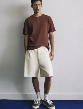 Double-Pleat Smart Bermuda Shorts (Size: ) - Pull&bear - FashionsVida