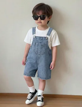 Pantalones cortos de peto vaqueros azules de corte holgado para niño - Shein - FashionsVida