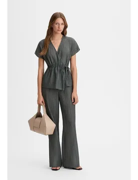 Top de mujer cruzado con escote de pico - Simorra - FashionsVida