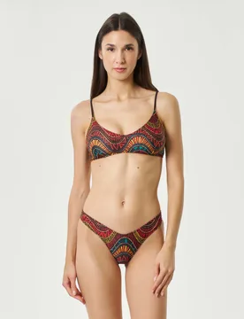 Bikini due pezzi d'ispirazione africana con top a canotta e slip a brasiliana - 4giveness - FashionsVida