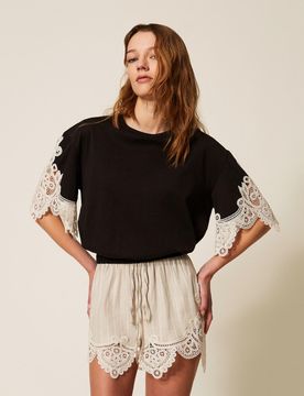 Blouse avec manches en macramé
